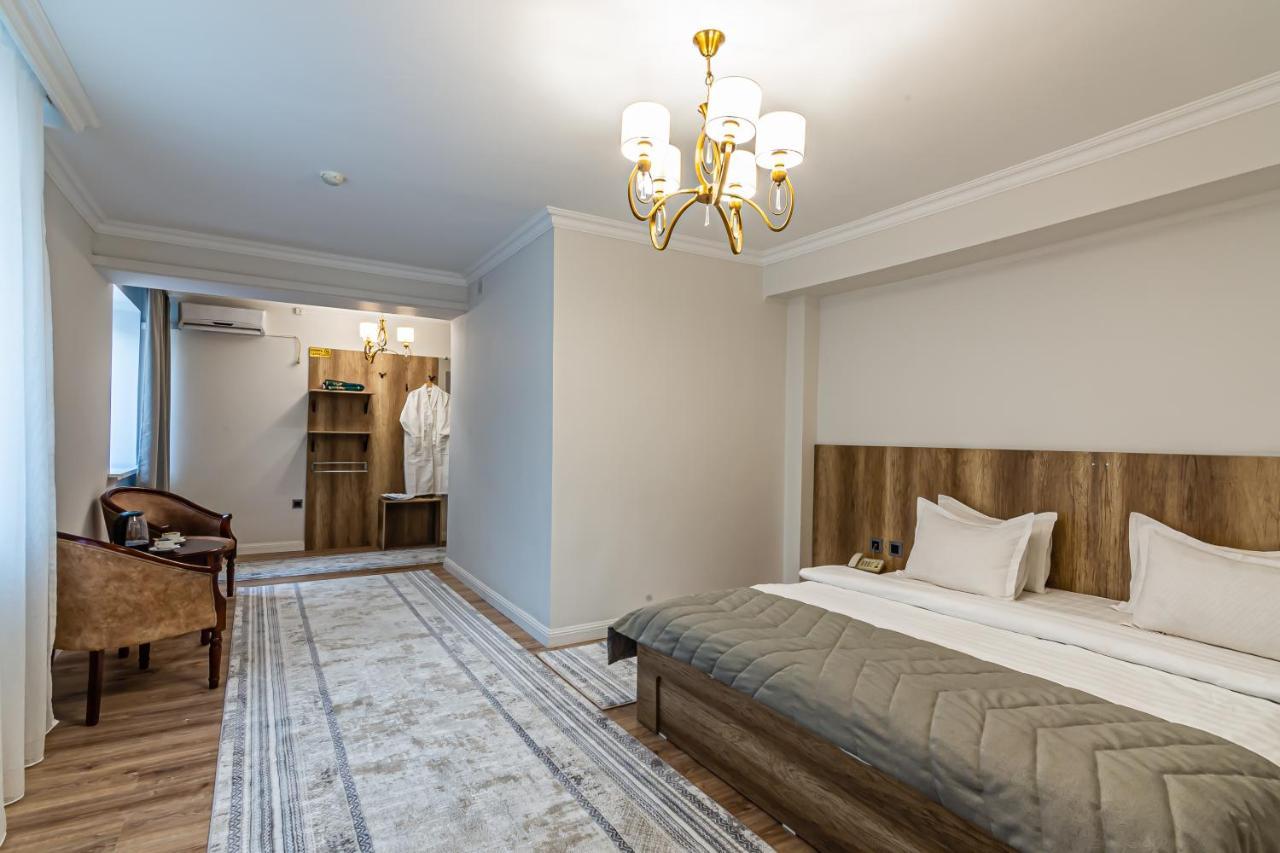 Oscar Hotel By Ag Hotels Group Almaty Bagian luar foto